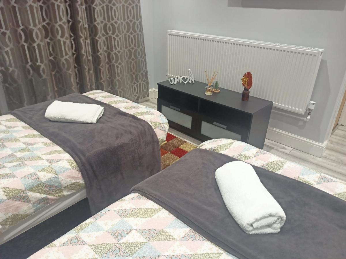 Homey Studio In Newport Perfect For Couples & Travelers Экстерьер фото